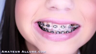 После удачного минета, пора поставить раком эту милашку