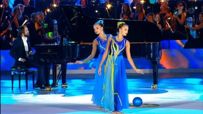 Арина и Дина Аверины (показательное) — праздничное шоу к 800-летию Нижнего Новгорода