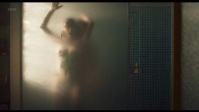 Margot Bancilhon, Camille Razat Nude - Ami-Ami (FR 2018) 1080p Watch Online / Марго Бансийон, Камилль Раза - Моя бывшая подружка