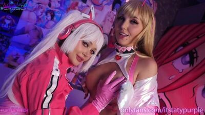 На что способны косплей шлюшки?