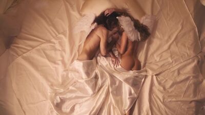 Ангельские страсти на белой постели