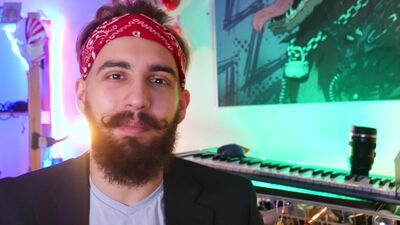 Билли Айлиш показала сиськи // Авиаудары морковью // МГУ в Сирии