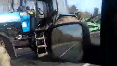 Страшное ДТП под Могилёвом: трактор плугом прошил автомобиль