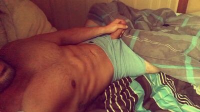 Жёстко надрачивал хуй и получал чистый кайф