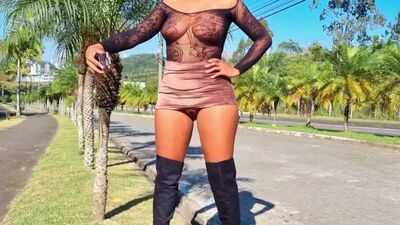 Куда она собралась в этой одежде?