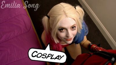 Харли старается удивить горлышком