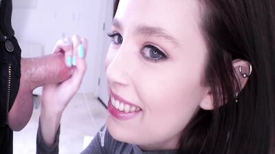 Минет и слюни текут по подбородку