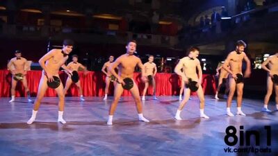 Голые студенты танцуют со шляпами, Чехия / Student dancing naked on Dj Ozma Drinkin 'Boys / GJK 2015