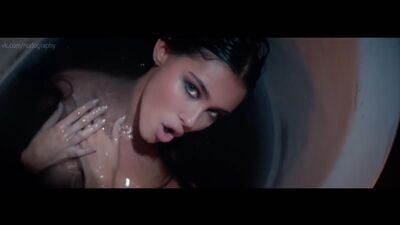 Мэдисон Бир (Madison Beer) в клипе Hurts Like Hell (2018) HD 1080p Голая? Секси!