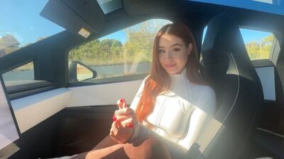 Лишаю девственности красотку в своей новой Tesla Cybertruck