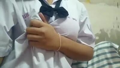 คลิปโป๊เด็กไทย มัธยมนมใหญ่โชว์เสียว ขยี้นมบี้วเงี่ยน PORNJAV.ONLINE หนัง JA.mp4