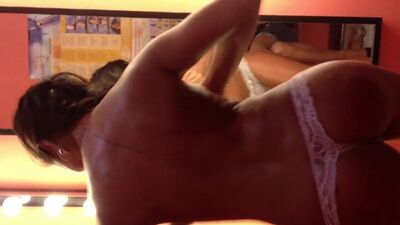 Домашнее видео (не порно)_ я вижу твою жопу...а потом в контакт [720p]