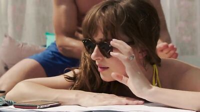 Голая Dakota Johnson