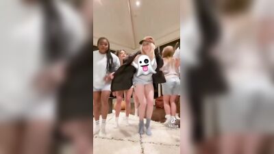 Голая Billie Eilish