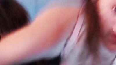 Голая Joey King