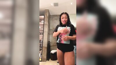Голая Megan Thee Stallion