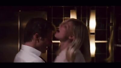 Голая Kirsten Dunst