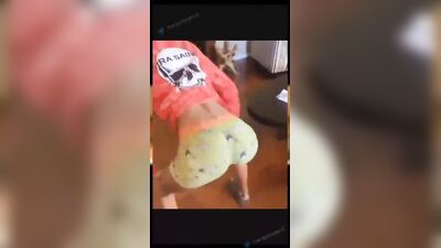 Голая Coi Leray