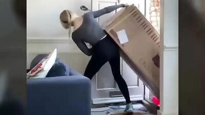 Голая Freya Allan