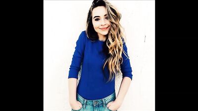 Голая Sabrina Carpenter