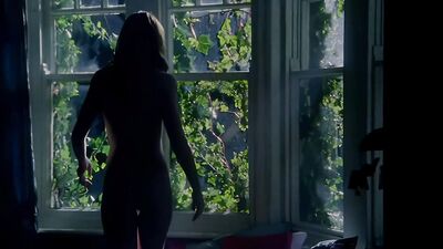 Голая Emily Blunt