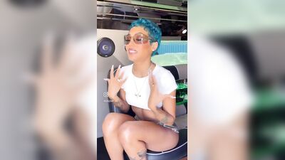 Голая Coi Leray