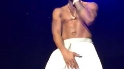 Trey Songz, да, это действительно он, лол ...