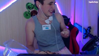 [TwitchRu] Топ Моменты с Twitch | Спалила Вареник на Стриме | Ксяша Стонет | SCUM Gameplay