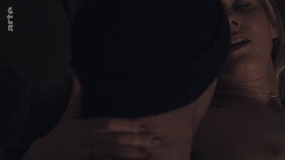 Katrin Röver (Rover) Nude - Hindafing - Von ganz oben (2019) - 720p Watch Online