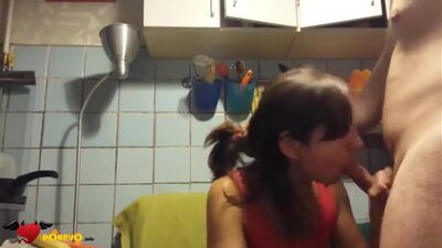 Первый минет у девки [домашнее и частное порно, любительский секс]