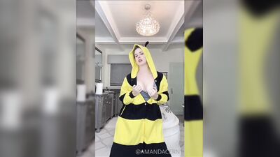 Голая Amanda Cerny