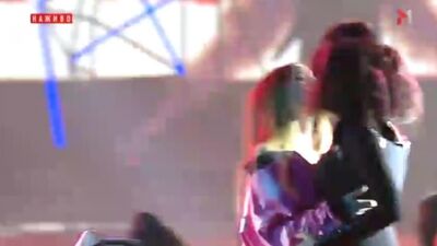 Поцелуй Насти Каменских и Нади Дорофеевой всех шокировал