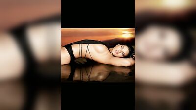 Голая Gina Carano