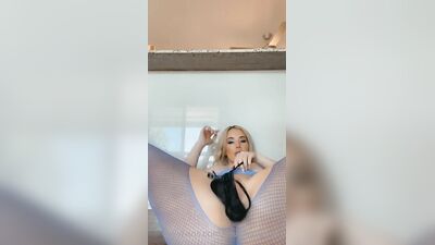 Голая Savannah Bond