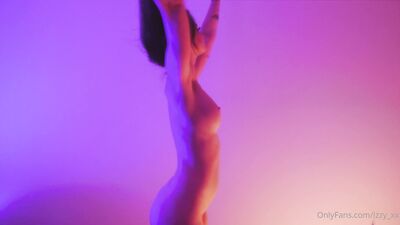 Izzy Xx ХХХ ОнлиФанс