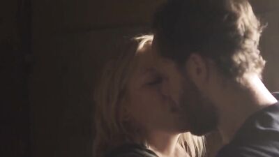 Голая Deborah Ann Woll