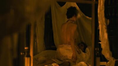 Голая Vanessa Kirby