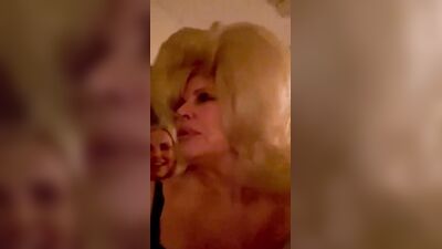 Голая Jennifer Coolidge