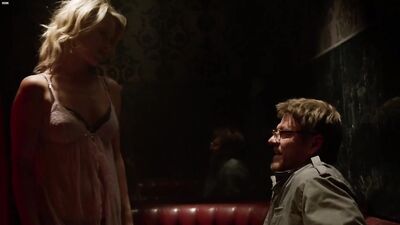 Голая Ali Larter