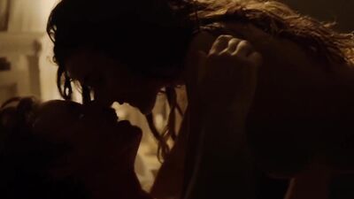 Голая Emmanuelle Chriqui