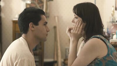 Голая Melanie Lynskey