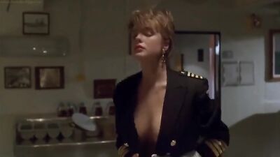 Голая Erika Eleniak