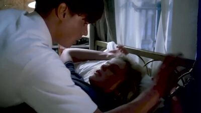 Голая Erika Eleniak