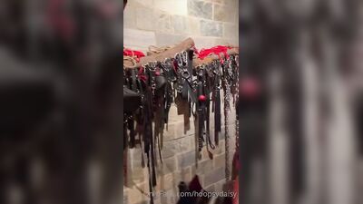 Голая HoopsyDaisy