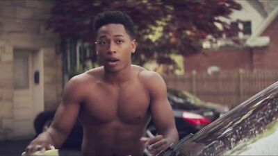 Голая Halston Sage, Maia Mitchell