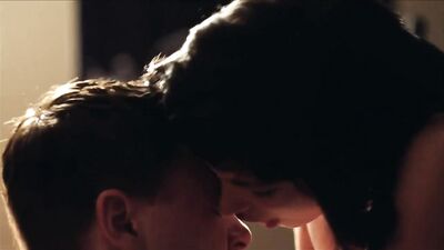 Голая Summer Glau