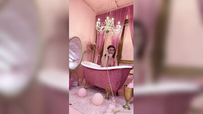 Голая Mikailadancer