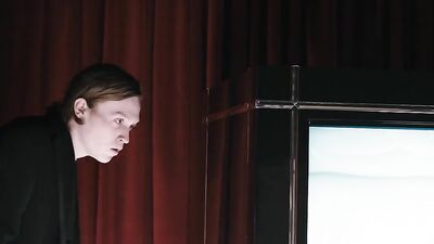 Голая Sarah Gadon