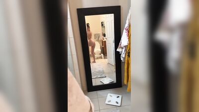 Голая Lolacheeks