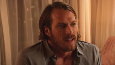 Голая Angela Kinsey